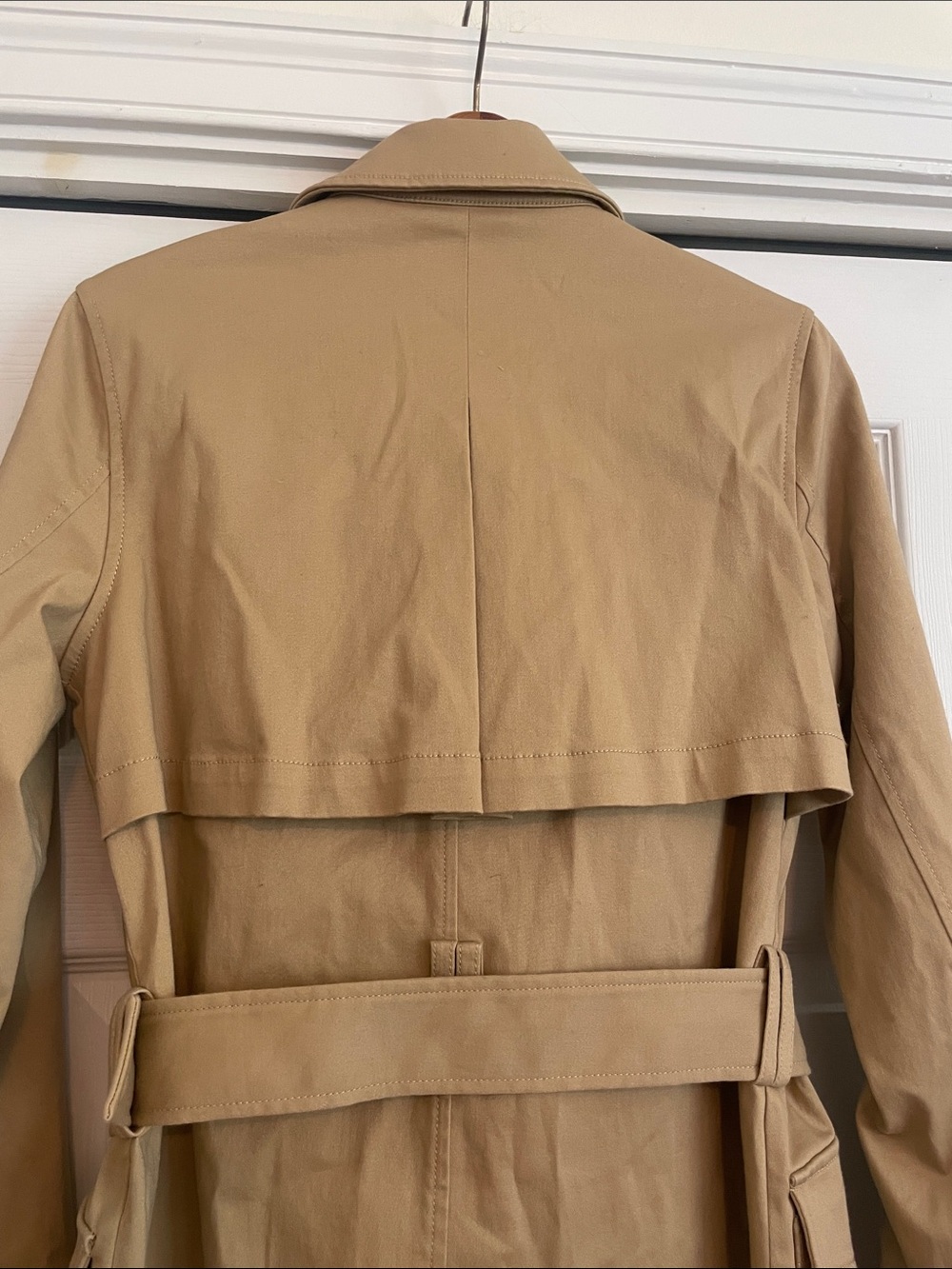 New L’academie Provins Mini Belted Trench Dress in Tan size Small - Picture 8 of 12